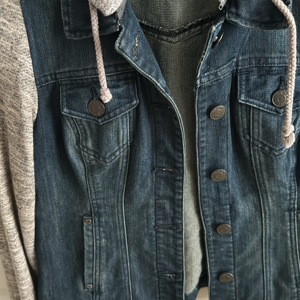 Jean Jacket - Picture 3 of 4